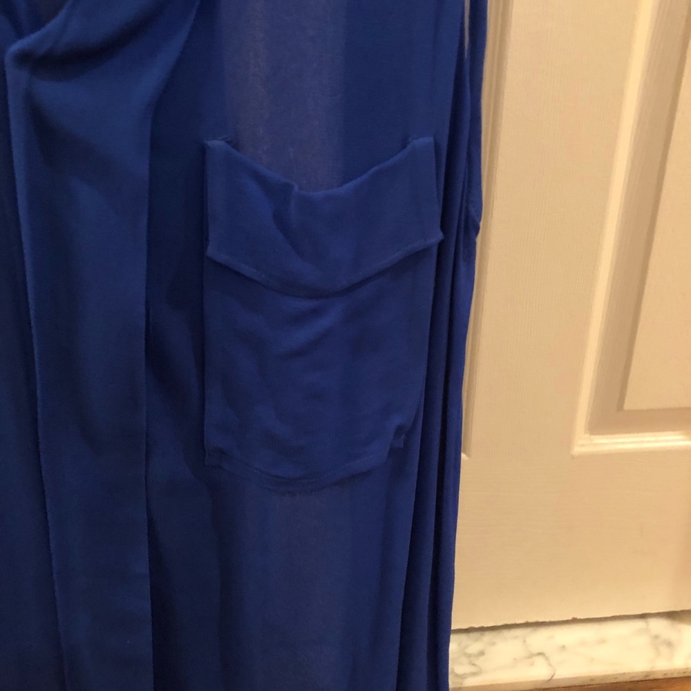 Freeloader blue shear sleeveless top - Picture 2 of 2
